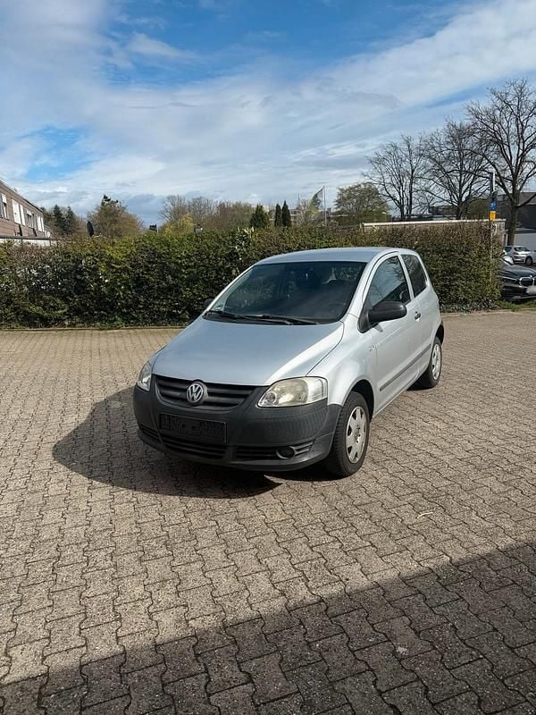 Gebraucht VW Fox 54 PS (39 kW) 2006 Silber Kleinwagen