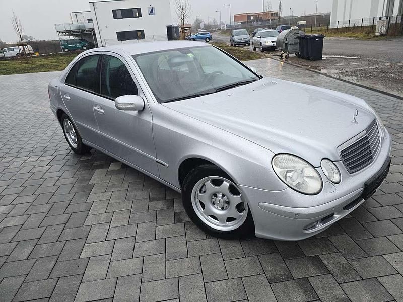 Gebraucht Mercedes E200 163 PS (119 kW) 2005 Iridiumsilber  metalliclack Limousine