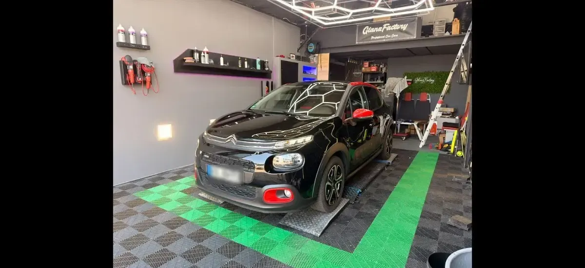 Gebraucht Citroën C3 PureTech 110 PS (80 kW) 2017 Schwarz Kleinwagen