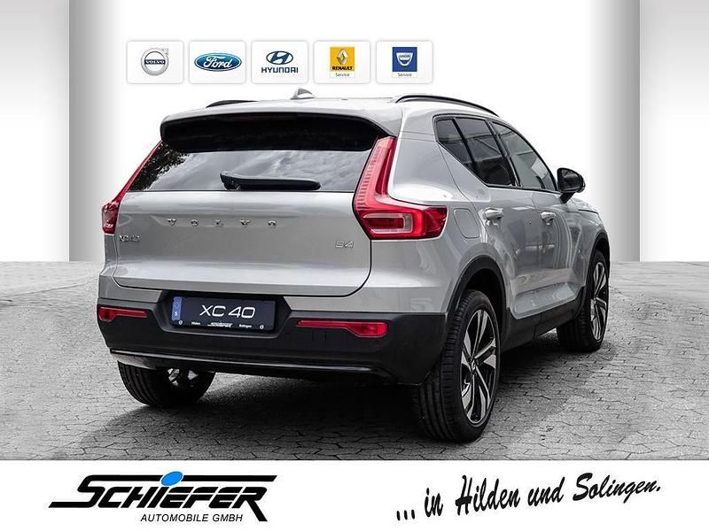 Gebraucht Volvo XC40 Plus 197 PS (144 kW) 2024 Silber SUV