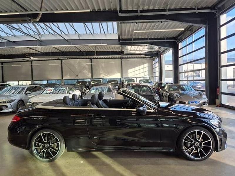 Gebraucht VW Passat Highline 125 PS (91 kW) 2021 Schwarz Kombi