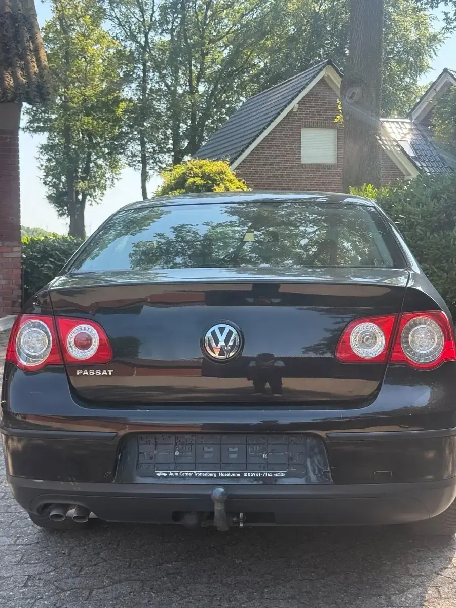 Gebraucht VW Passat 105 PS (77 kW) 2008 Schwarz Limousine