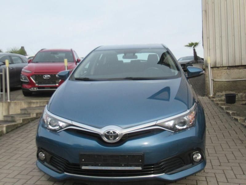 Blau Gebraucht 2016 Toyota Auris Edition-S Limousine | 11.890 € (Fairer Preis) - Bild 1/4