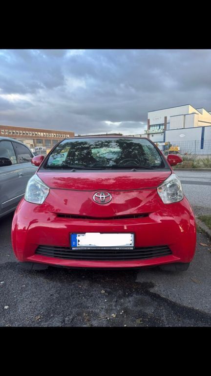Rot Gebraucht 2009 Toyota iQ Kleinwagen | 3.300 € (Guter Preis) - Bild 1/4