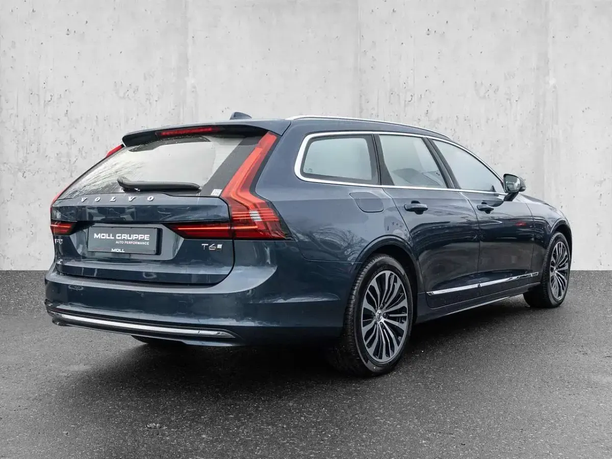 Gebraucht Volvo V90 Core 253 PS (186 kW) 2025 Denim blue Kombi
