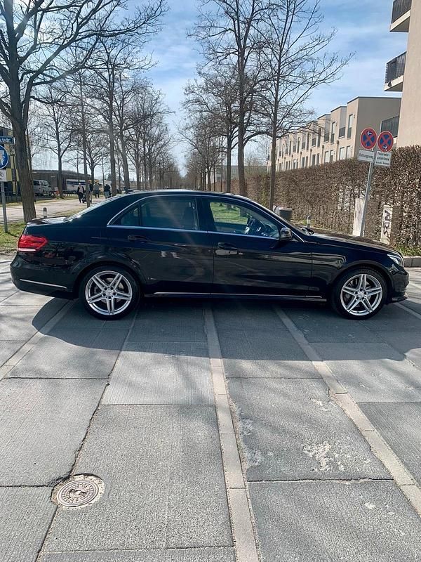 Gebraucht Mercedes E400 333 PS (244 kW) 2014 Schwarz Limousine