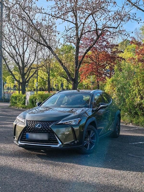 Second-hand Lexus UX 200 171 CP (125 kW) 2019 Verde SUV