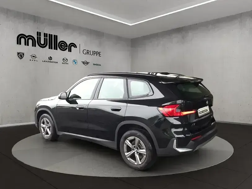 Gebraucht BMW X1 Shadowline 136 PS (100 kW) 2024 Saphirschwarz SUV