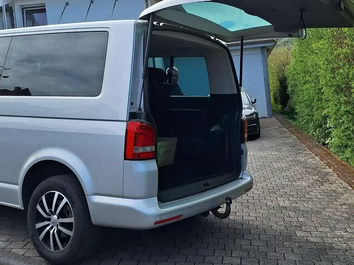 Gebraucht VW Caravelle Comfortline 179 PS (131 kW) 2015 Silber Van