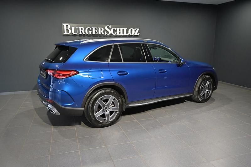 Gebraucht Mercedes GLC300 AMG 258 PS (189 kW) 2024 Metalliclack spektralblau SUV