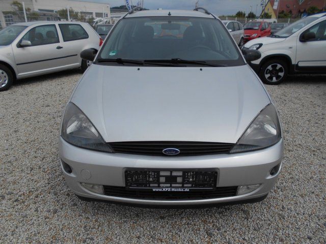 Gebraucht Ford Focus Basis 101 PS (74 kW) 2001 Silber metallic Kombi
