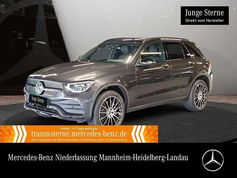 Grau Gebraucht 2021 Mercedes GLC300e AMG SUV | 39.890 € (Fairer Preis) - Bild 1/3