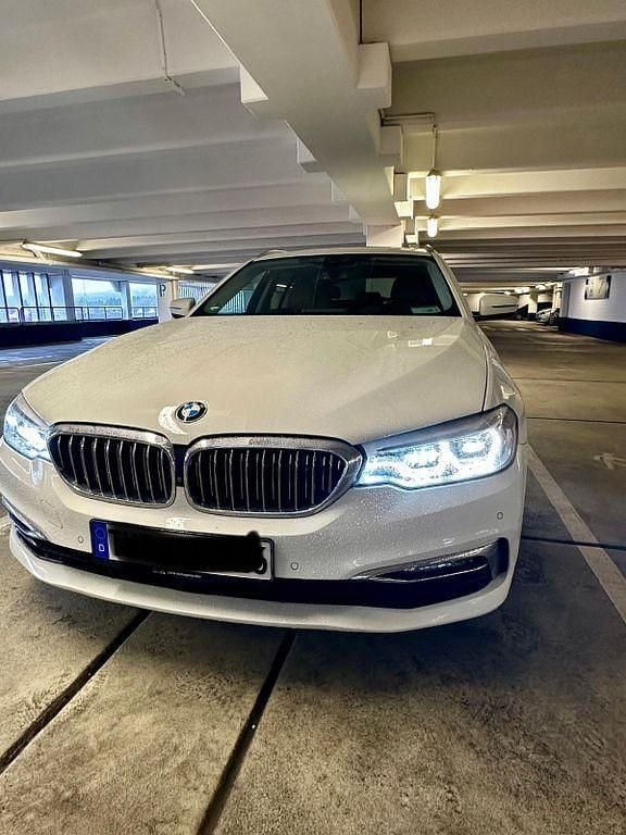 Gebraucht BMW 540 340 PS (250 kW) 2017 Weiß Kombi