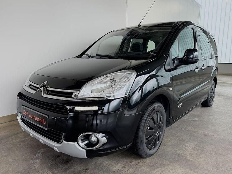 Schwarz Gebraucht 2014 Citroën Berlingo SELECTION Van / Kleinbus | 7.699 € (Fairer Preis) - Bild 1/4