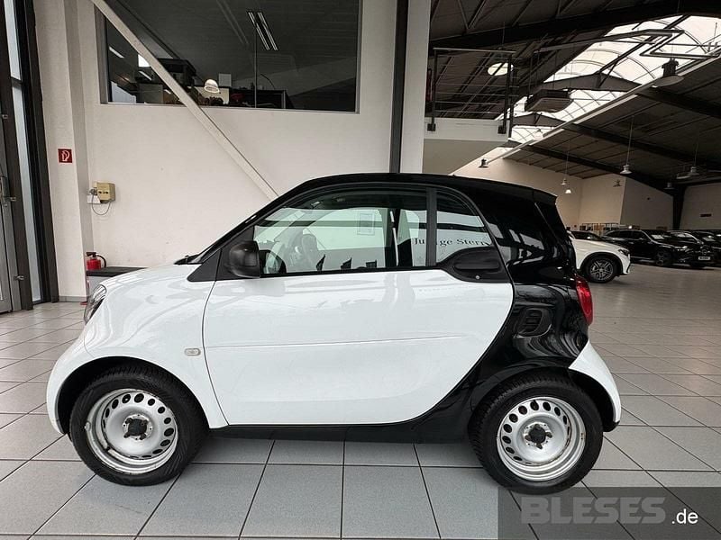Gebraucht Smart ForTwo Coupé 71 PS (52 kW) 2018 Bodypanels in white Coupé