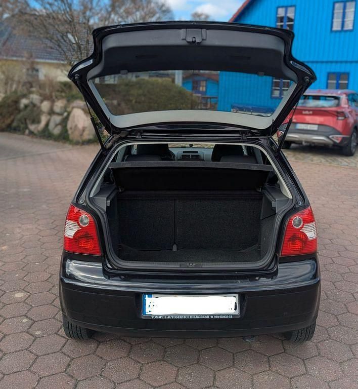 Gebraucht VW Polo Highline 75 PS (55 kW) 2003 Schwarz Limousine