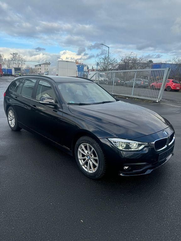 Gebraucht BMW 320 Advantage 190 PS (139 kW) 2015 Schwarz Kombi