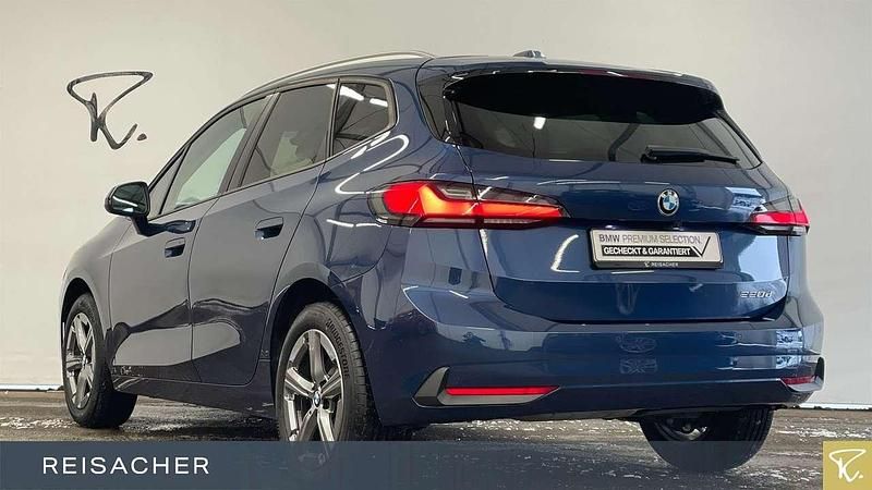 Gebraucht BMW 220 Efficient Dynamics 150 PS (110 kW) 2025 Phytonicblau Van / Kleinbus