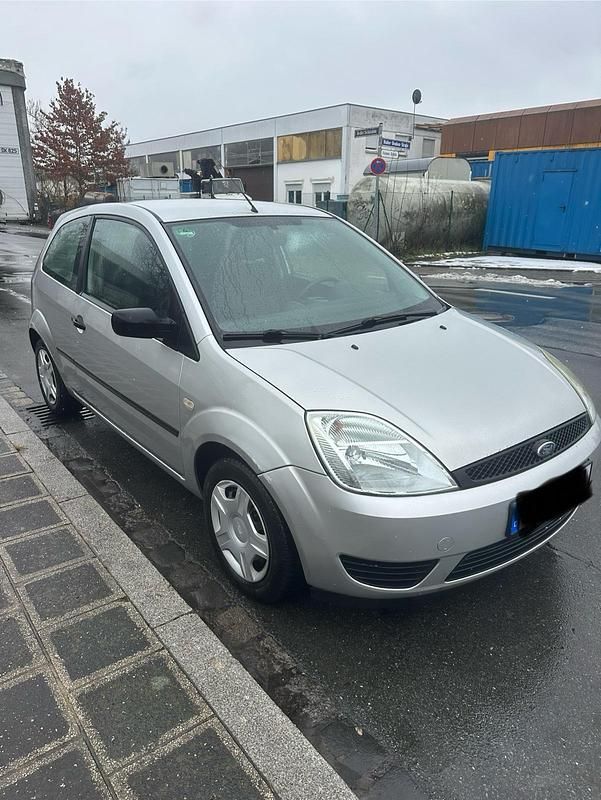 Silber Gebraucht 2005 Ford Fiesta Kleinwagen | 1.600 € (Fairer Preis) - Bild 1/4