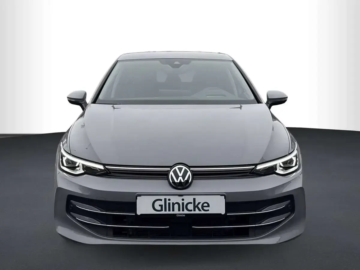 Gebraucht VW Golf VIII Style 150 PS (110 kW) 2025 Grau Limousine