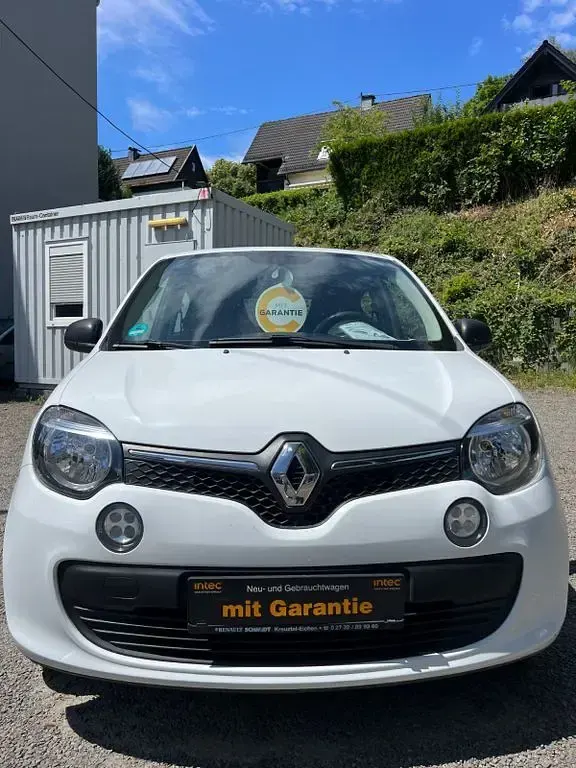 Gebraucht Renault Twingo Life 69 PS (50 kW) 2017 Weiß Kleinwagen