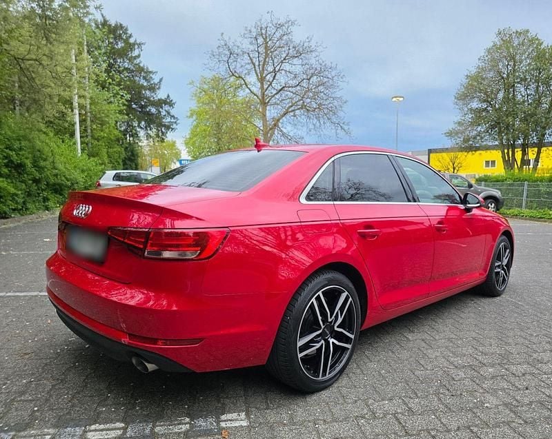 Używany Audi A4 Ambiente 190 KM (139 kW) 2018 Czerwony Sedan/Limuzyna