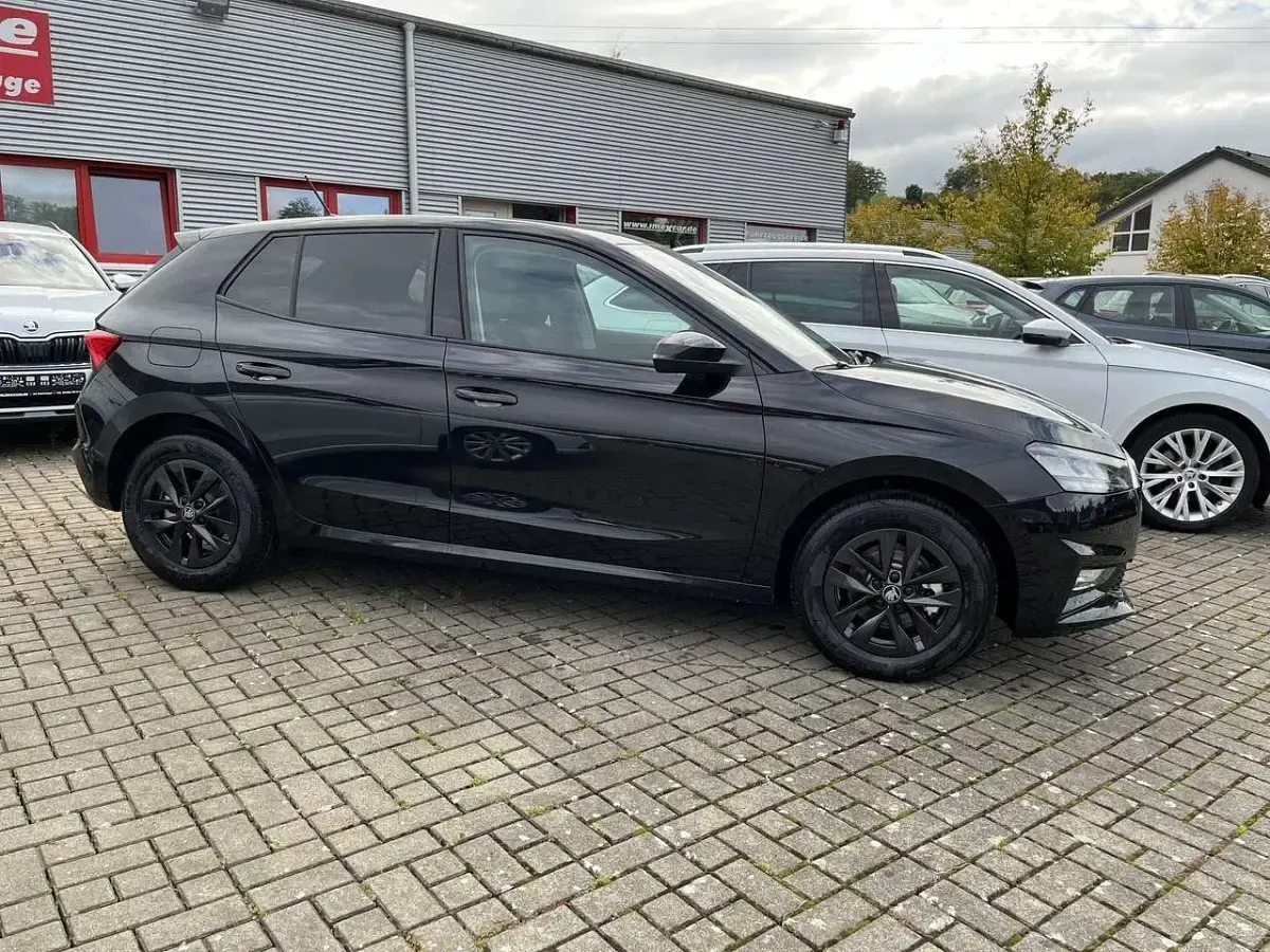 Neu Skoda Fabia Selection 116 PS (85 kW) 2025 Blackmagic perleffekt Kleinwagen