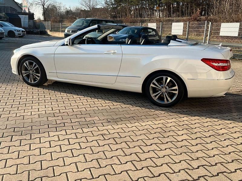Gebraucht Mercedes E200 Elegance 184 PS (135 kW) 2013 Weiß Cabrio
