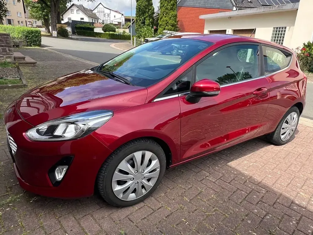 Gebraucht Ford Fiesta Titanium 101 PS (74 kW) 2018 Rot Kleinwagen