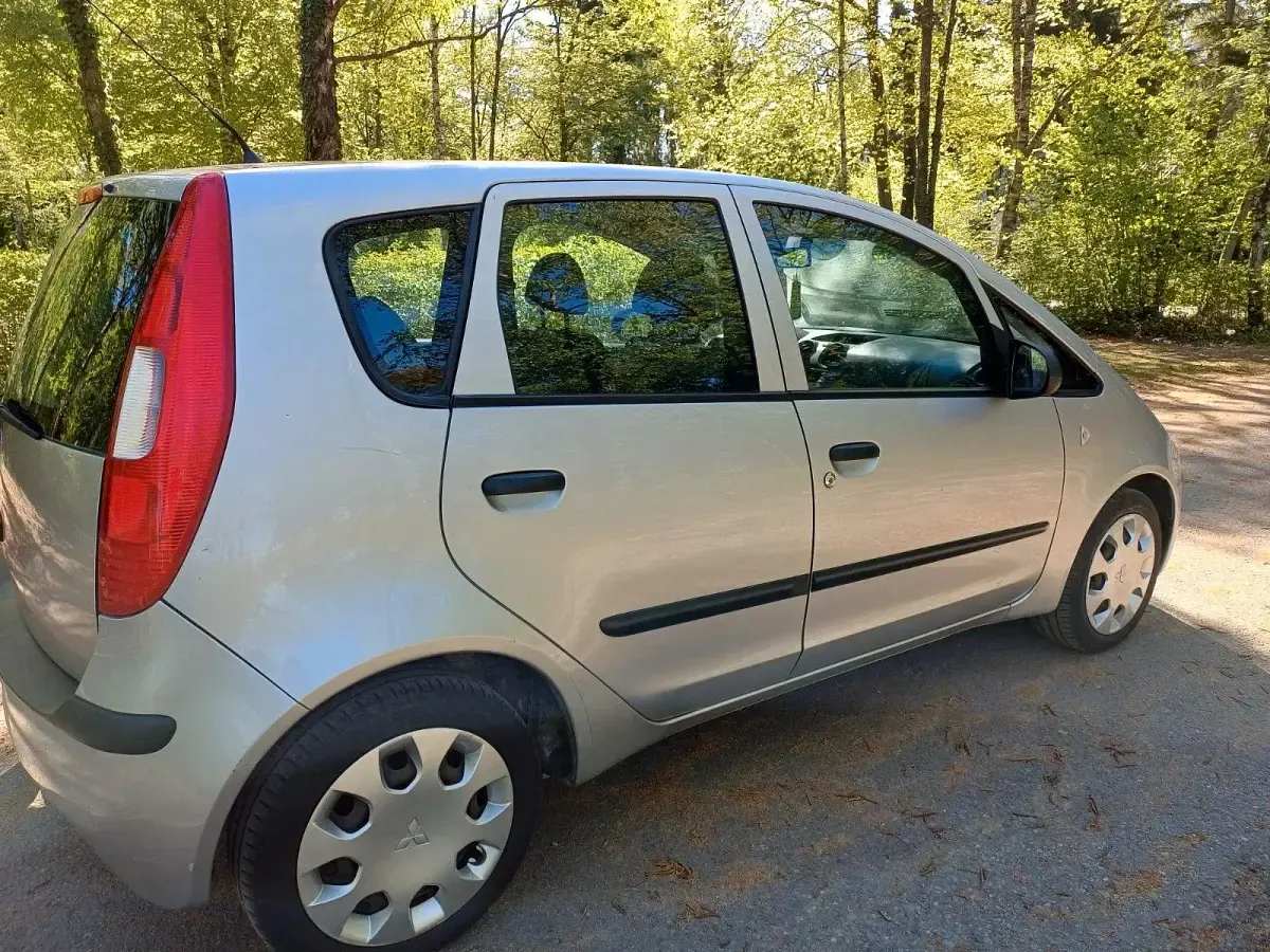 Gebraucht Mitsubishi Colt 75 PS (55 kW) 2004 Silber Kleinwagen