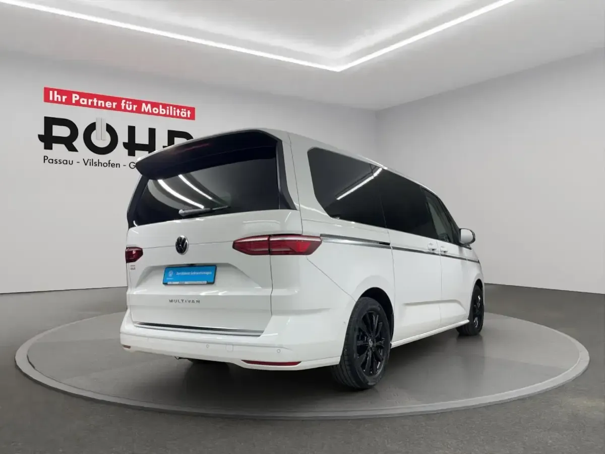 Używany VW Multivan Style 150 KM (110 kW) 2025 Biały Minivan