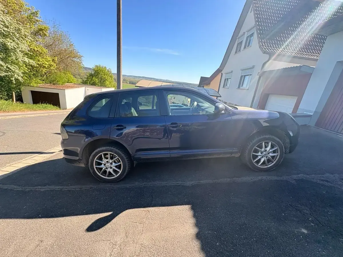 Second-hand Porsche Cayenne 340 CP (250 kW) 2006 Albastru SUV