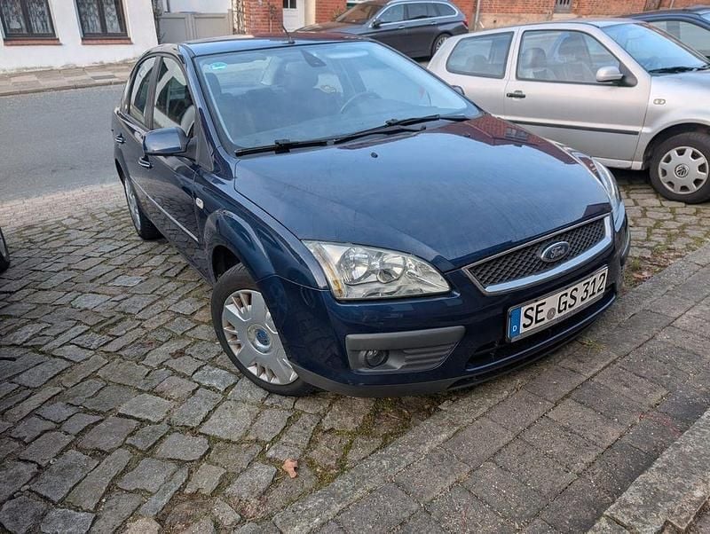 Gebraucht Ford Focus Ghia 101 PS (74 kW) 2006 Blau Limousine