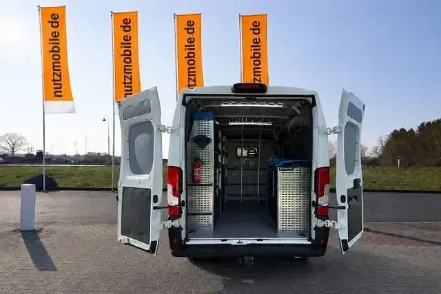 Gebraucht Peugeot Boxer 165 PS (121 kW) 2021 Weiß Van