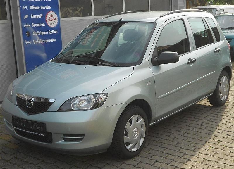 Grün Gebraucht 2003 Mazda 2 Exclusive Limousine | 2.950 € (Fairer Preis) - Bild 1/4