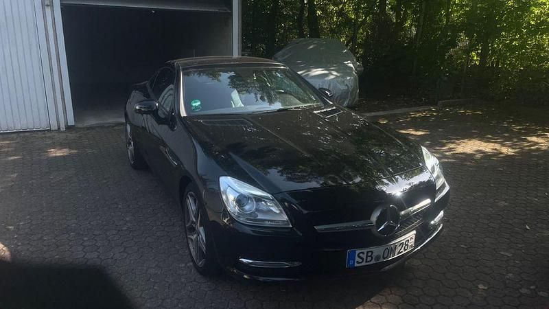 Schwarz Gebraucht 2013 Mercedes SLK200 Cabrio | 18.500 € (Guter Preis) - Bild 1/4