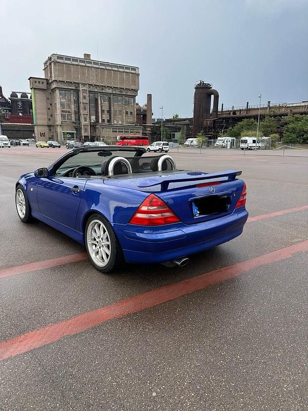 Blau Gebraucht 1998 Mercedes SLK200 Cabrio | 3.400 € (Fairer Preis) - Bild 1/4