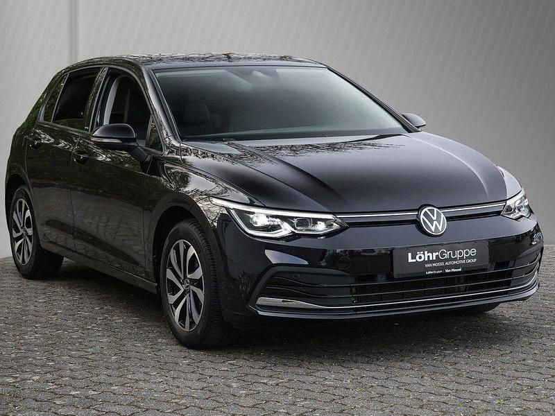 Gebraucht VW Golf VIII Active 150 PS (110 kW) 2023 Schwarz Limousine