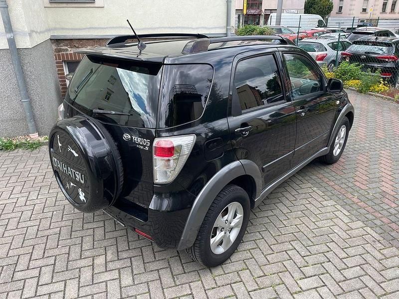 Gebraucht Daihatsu Terios 102 PS (75 kW) 2011 Schwarz SUV