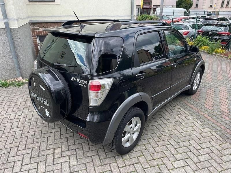 Gebraucht Daihatsu Terios 102 PS (75 kW) 2011 Schwarz SUV