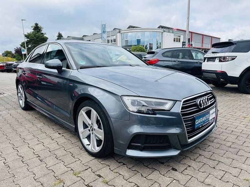 Grau Gebraucht 2019 Audi A3 S-Line Limousine | 19.970 € (Fairer Preis) - Bild 1/4