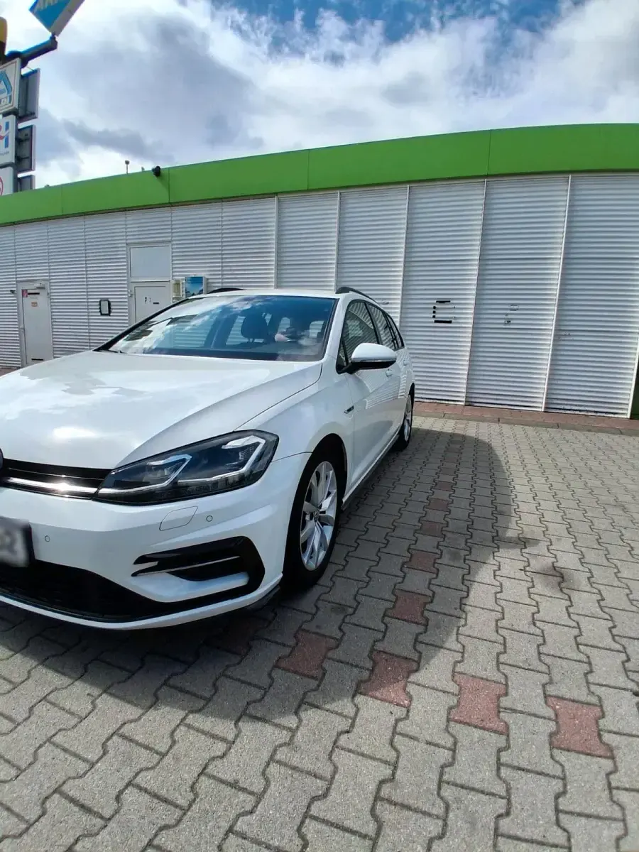 Gebraucht VW Golf VII R 150 PS (110 kW) 2019 Weiß Kombi