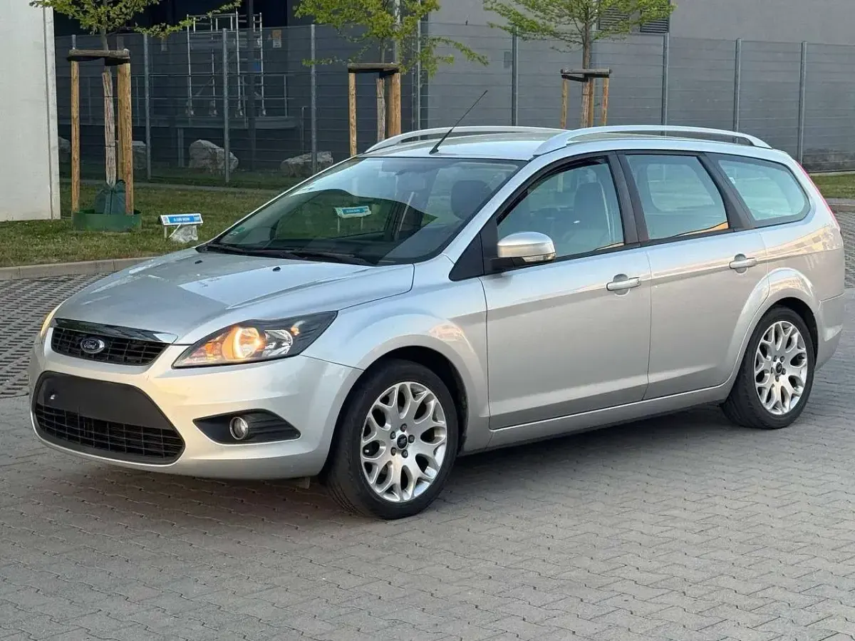 Gebraucht Ford Focus Sport 125 PS (91 kW) 2011 Silber Kombi