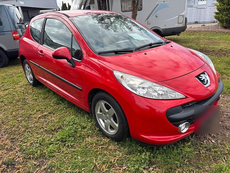 Gebraucht Peugeot 207 95 PS (69 kW) 2009 Rot Kleinwagen