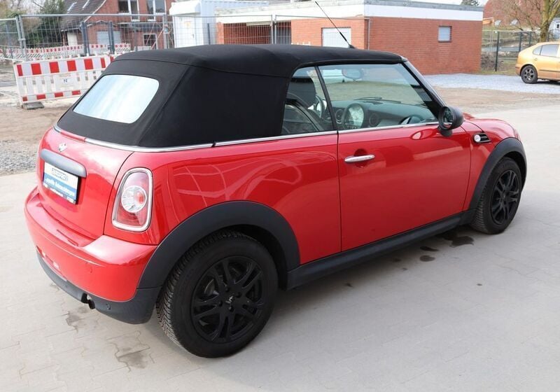 Käytetty Mini One Cabriolet 98 HP (72 kW) 2014 Punainen Avoauto