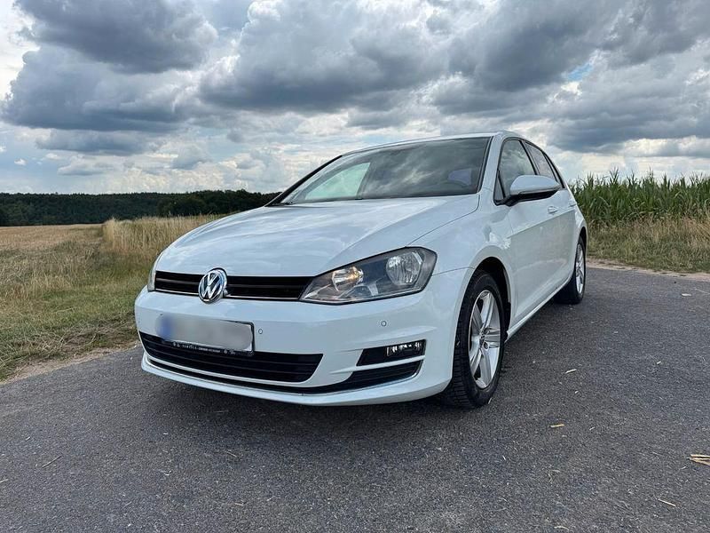 Weiß Gebraucht 2014 VW Golf VII Highline Limousine | 9.800 € (Guter Preis) - Bild 1/4