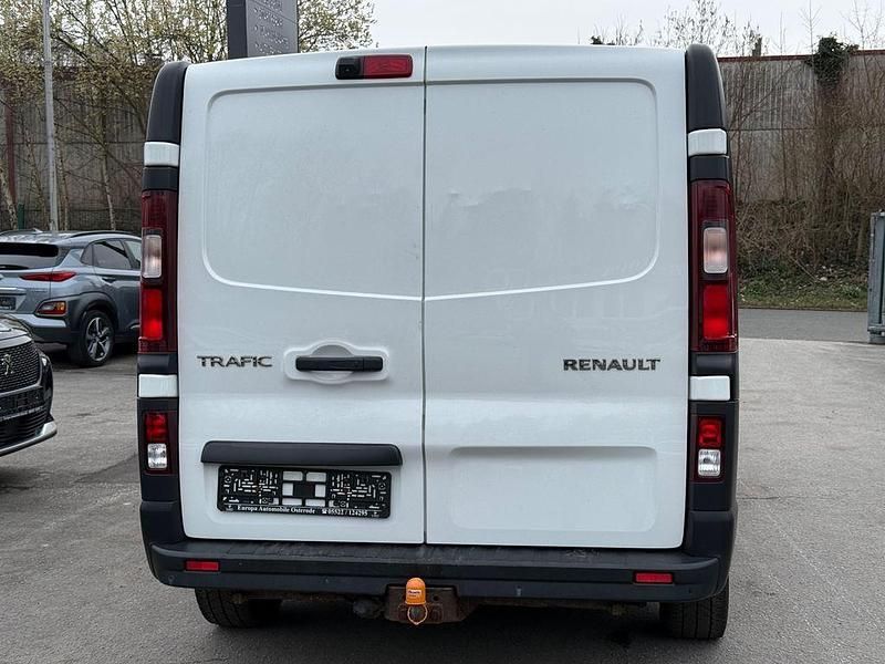 Gebraucht Renault Trafic 145 PS (106 kW) 2017 Weiß Van / Kleinbus