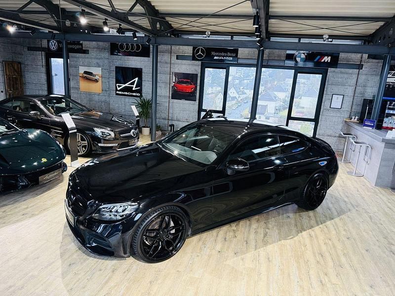 Gebraucht Mercedes C220 AMG line 194 PS (142 kW) 2020 Obsidianschwarz  metalliclack Coupé