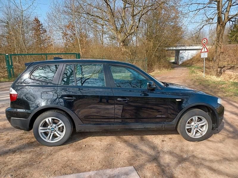 Gebraucht BMW X3 143 PS (105 kW) 2010 Schwarz SUV