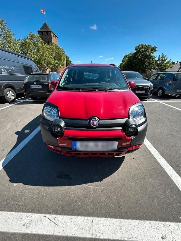 Rot Gebraucht 2023 Fiat Panda Limousine | 11.000 € (Fairer Preis) - Bild 1/4
